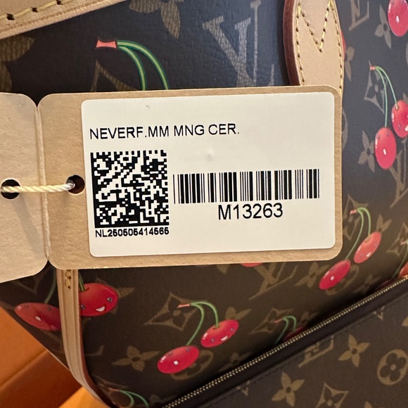 Louis Vuitton X Takashi Murakami Neverfull w/ Wallet Cherry 2025 M13263 - NEW - Picture 3 of 12